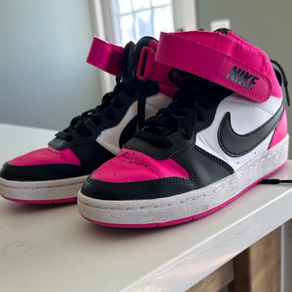 Nike Court Borough mid 2